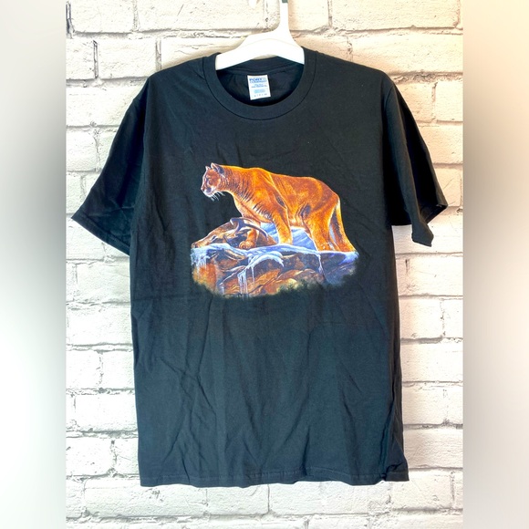 Source Unknown Other - Mountain Lion Cougar Black T Shirt Oversized Small Nature Shirt Graphic Tee